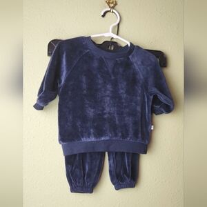 Honest Company 2pc Velour Track Suit Size 3-6 Mos